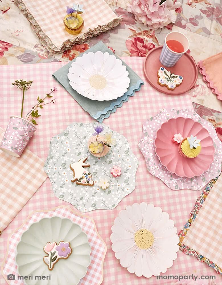 Ditsy Floral Paper Side Plates – 8.5