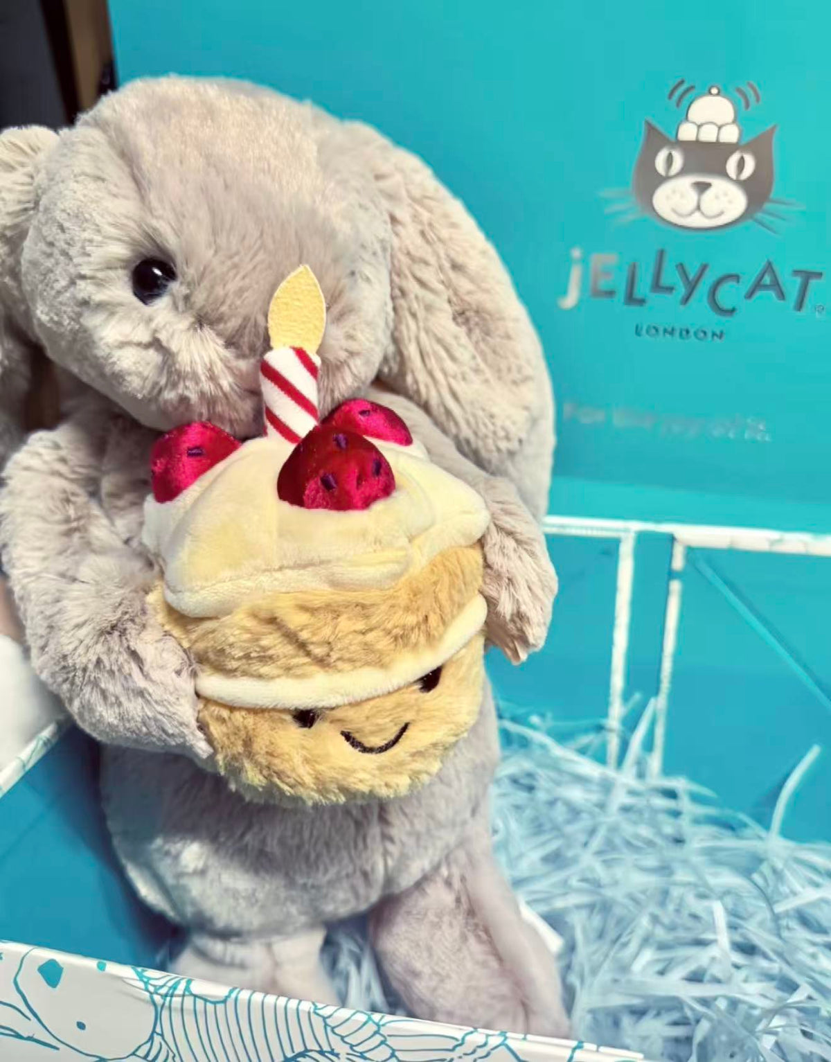 Jellycat Bashful Beige Bunny 'Birthday' Medium, 31cm