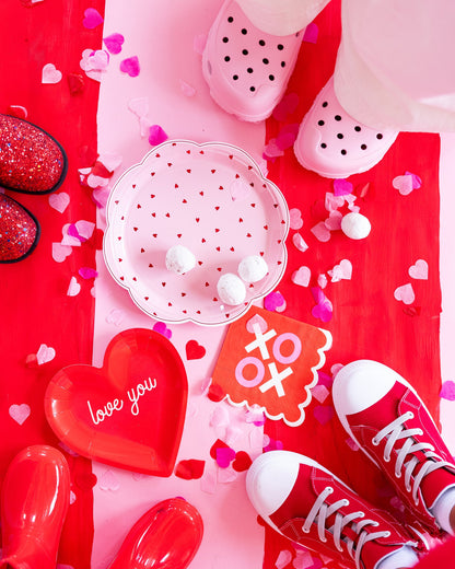 Scattered Heart Scalloped Paper Plates, 8 ct