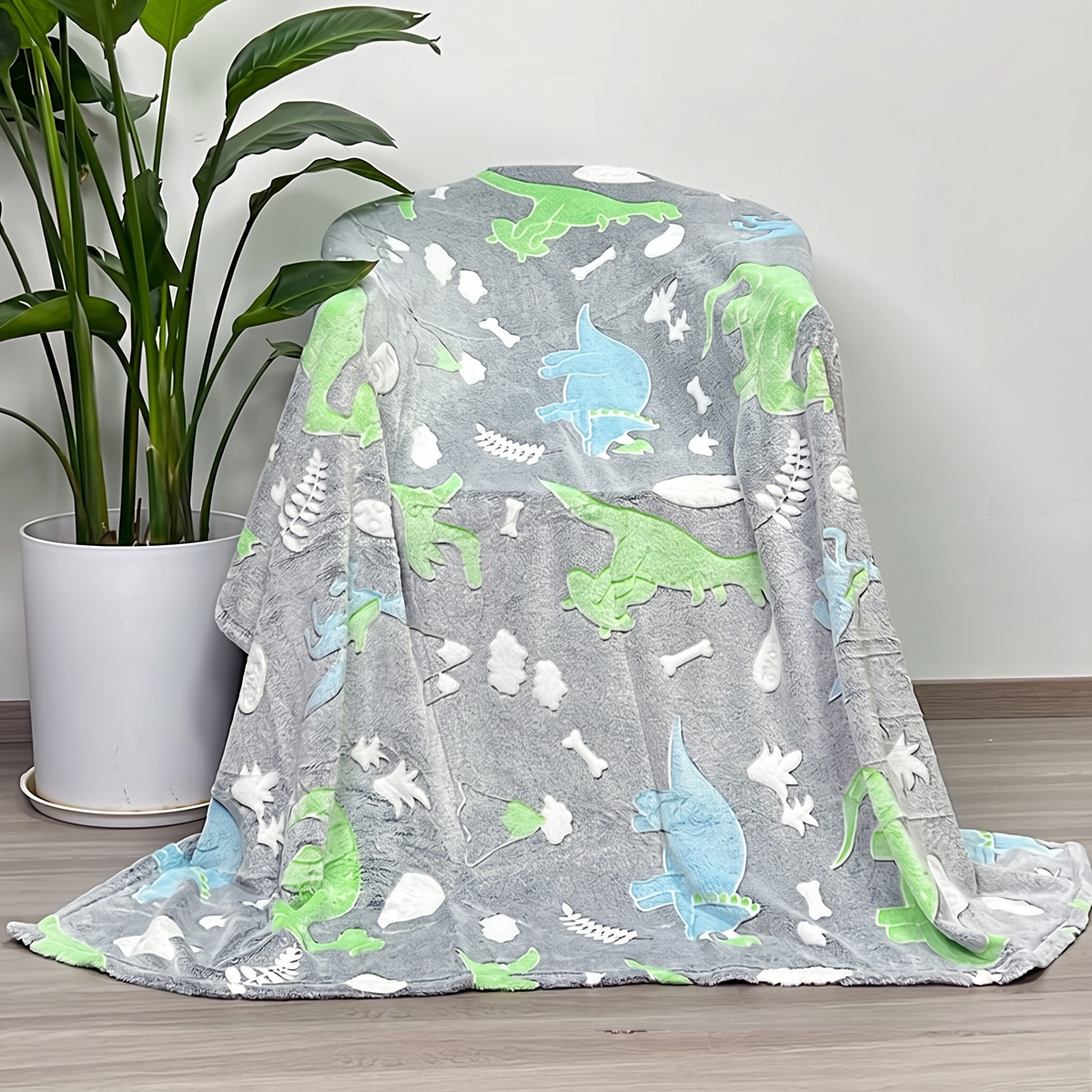 Glow in the Dark Star Cuddle Blanket | Family Favourite